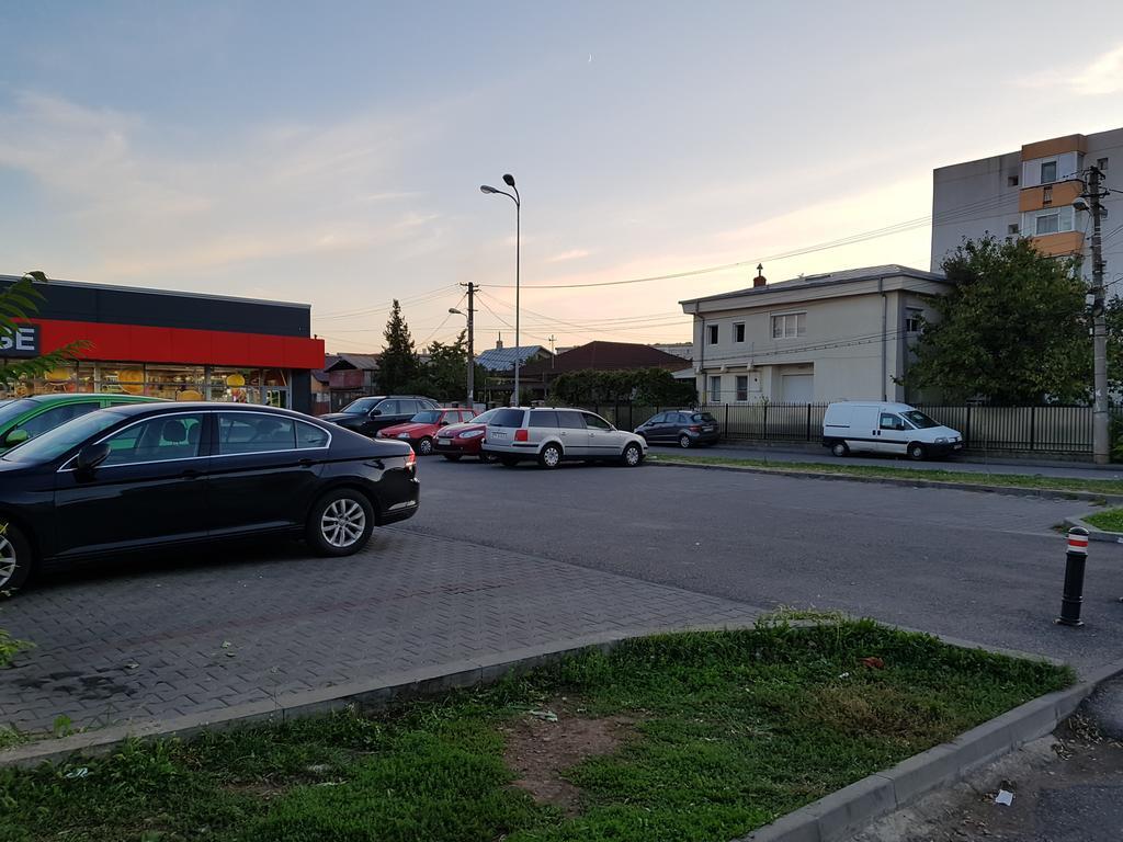 Woodstone Apartment Ploieşti Dış mekan fotoğraf