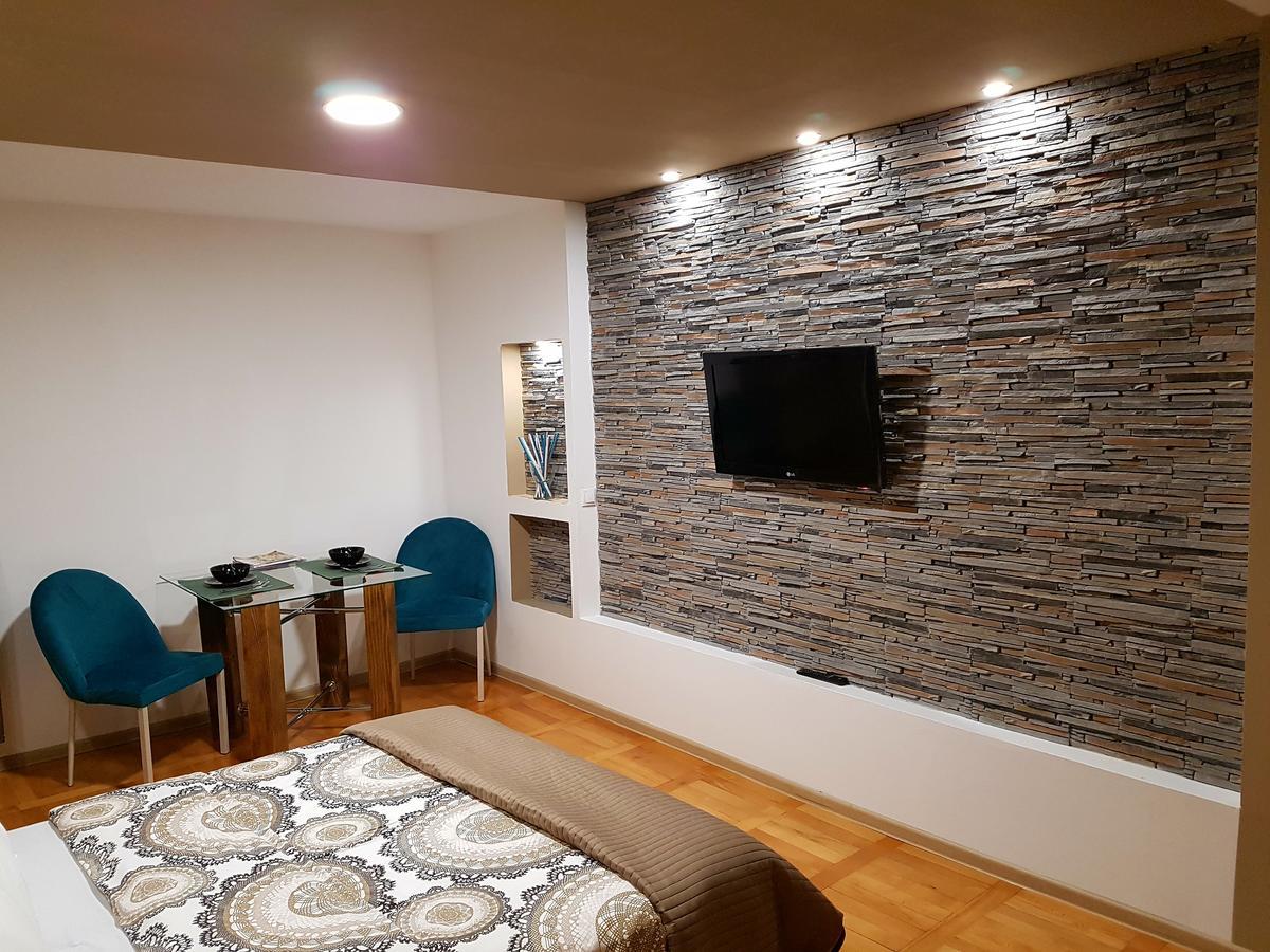Woodstone Apartment Ploieşti Dış mekan fotoğraf