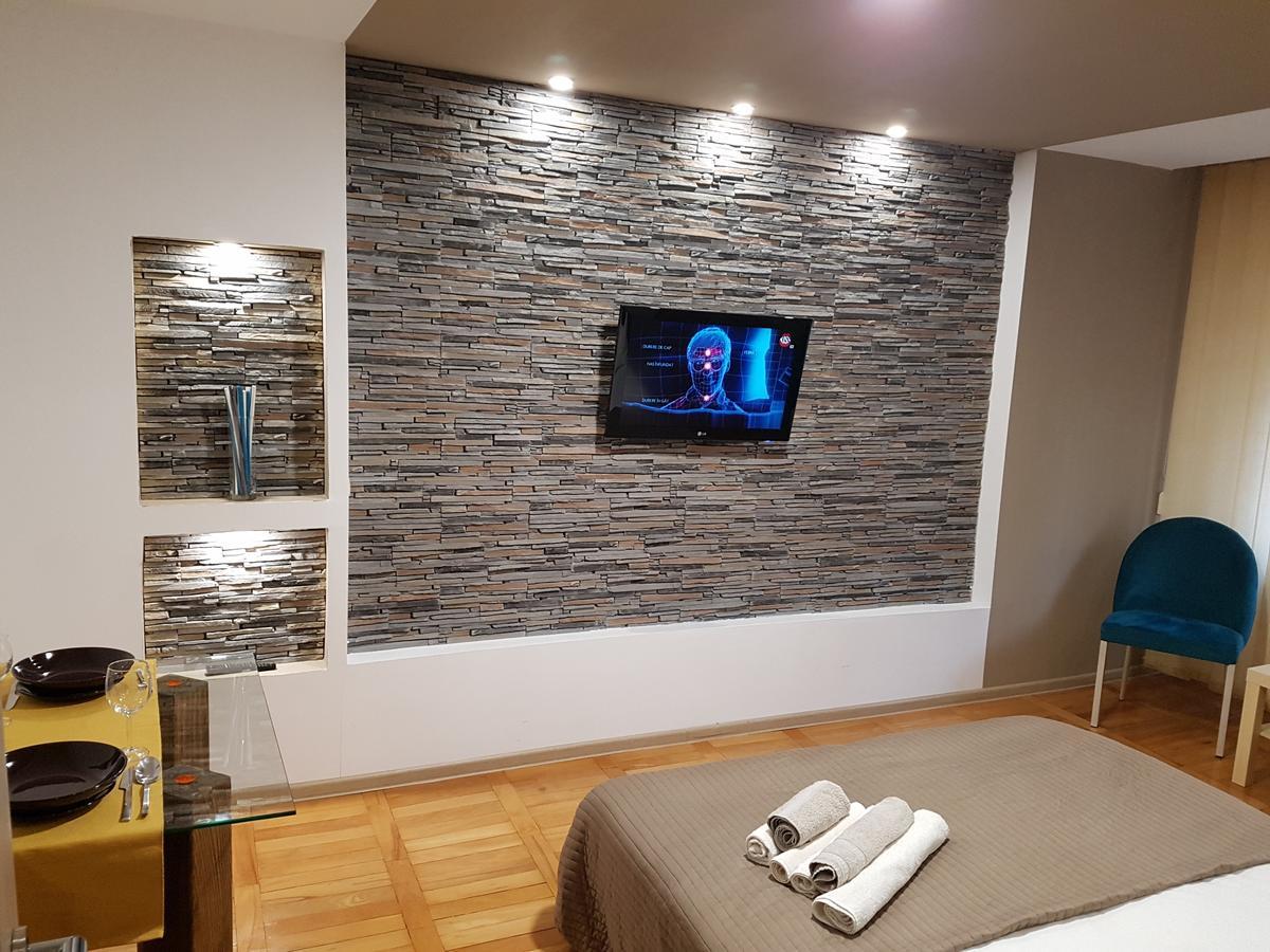 Woodstone Apartment Ploieşti Dış mekan fotoğraf
