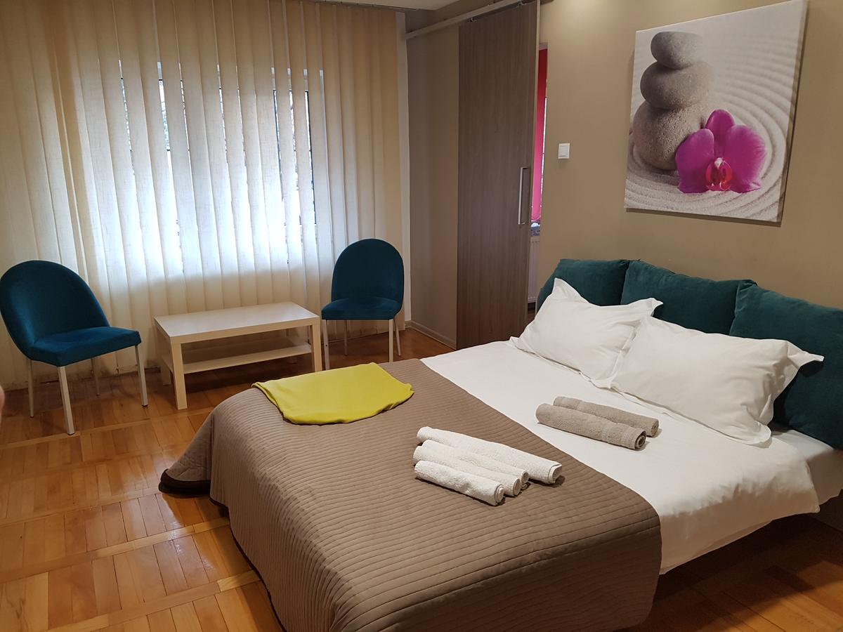 Woodstone Apartment Ploieşti Dış mekan fotoğraf